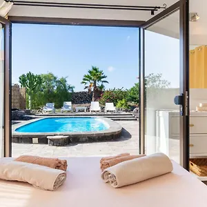  Villa Arriba España